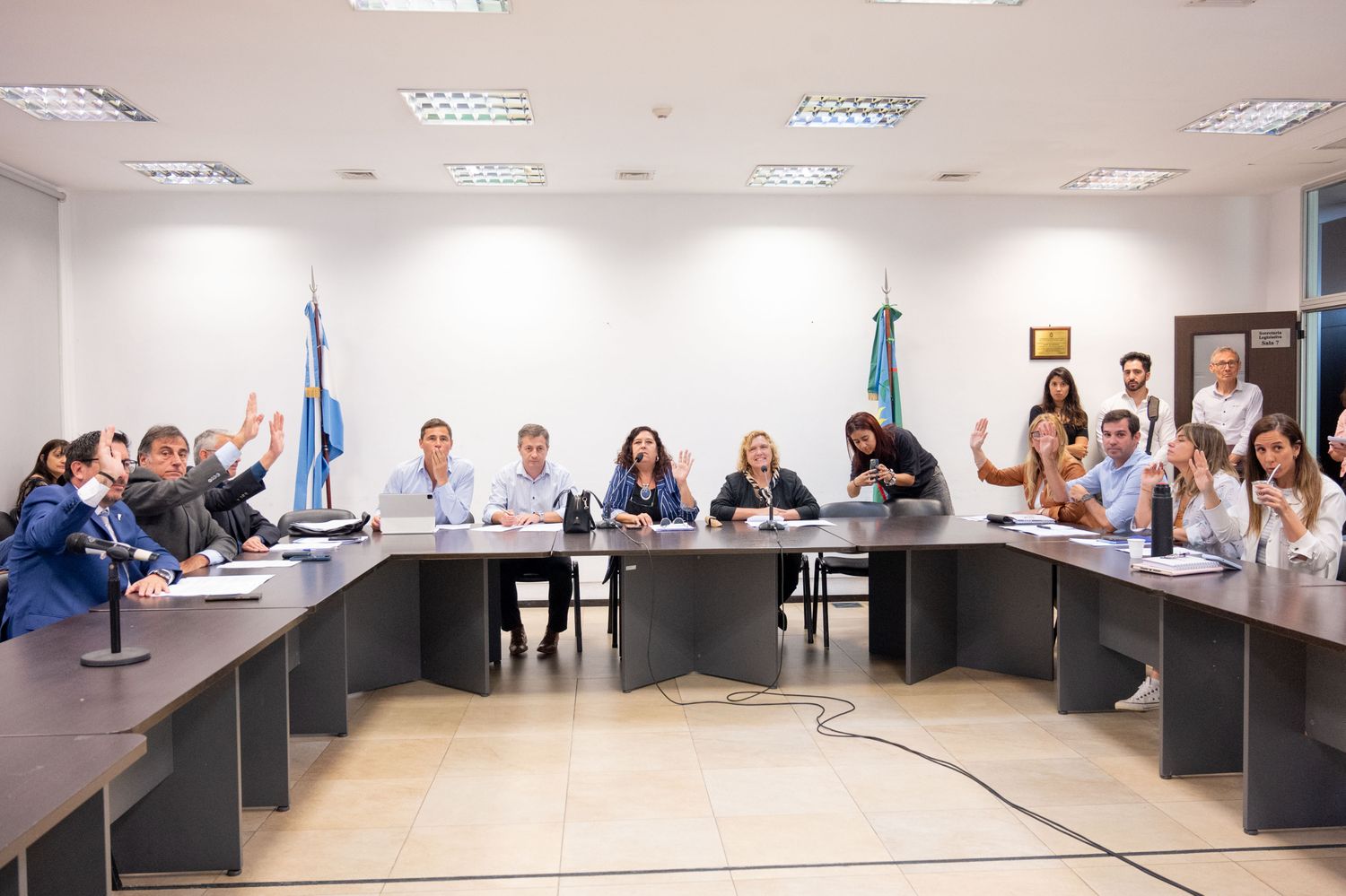 Avanza el proyecto que crea un cupo laboral destinado a jóvenes bonaerenses egresados de hogares convivenciales