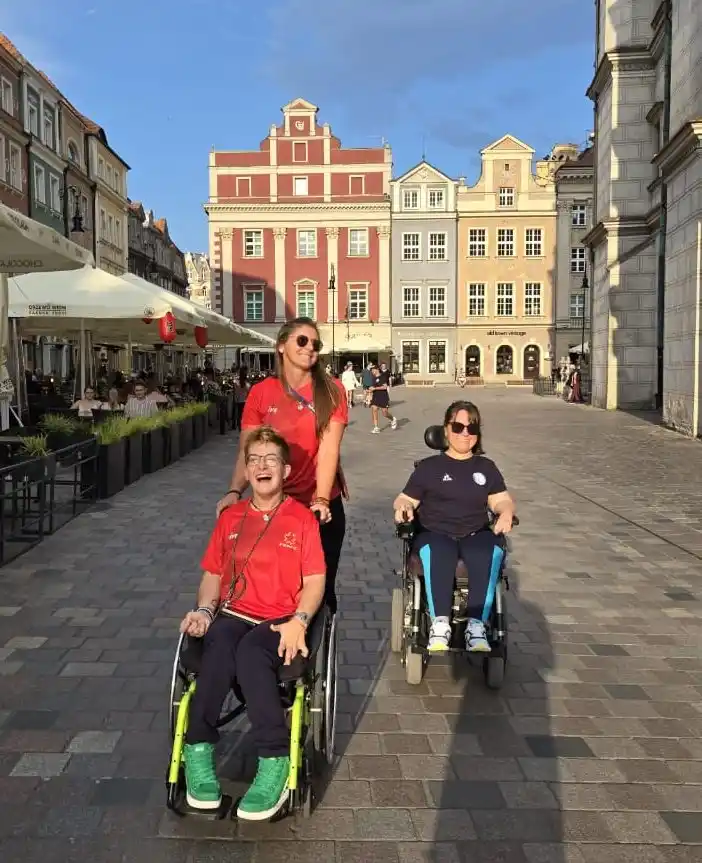 Un lugar muy amigable, con sus bares a la calle-