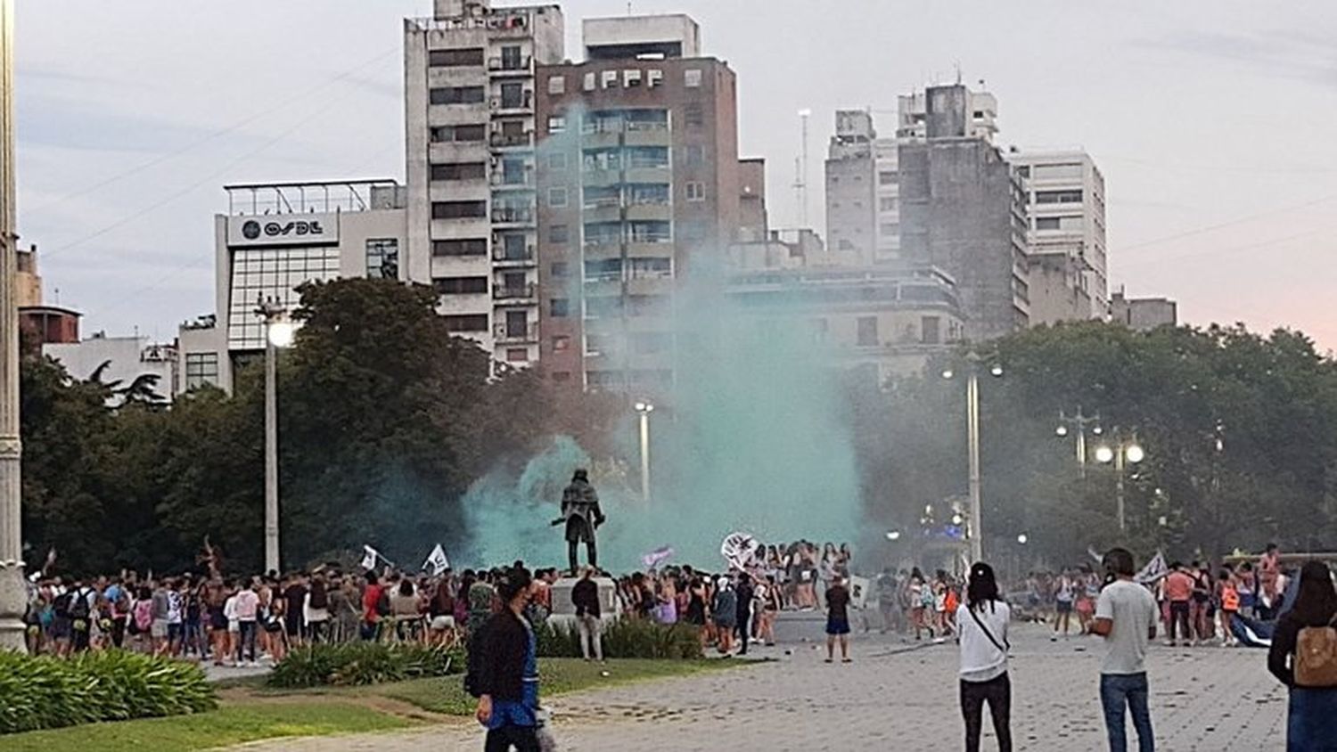 Atropellaron a jóvenes que realizaban el festejo del último primer día 