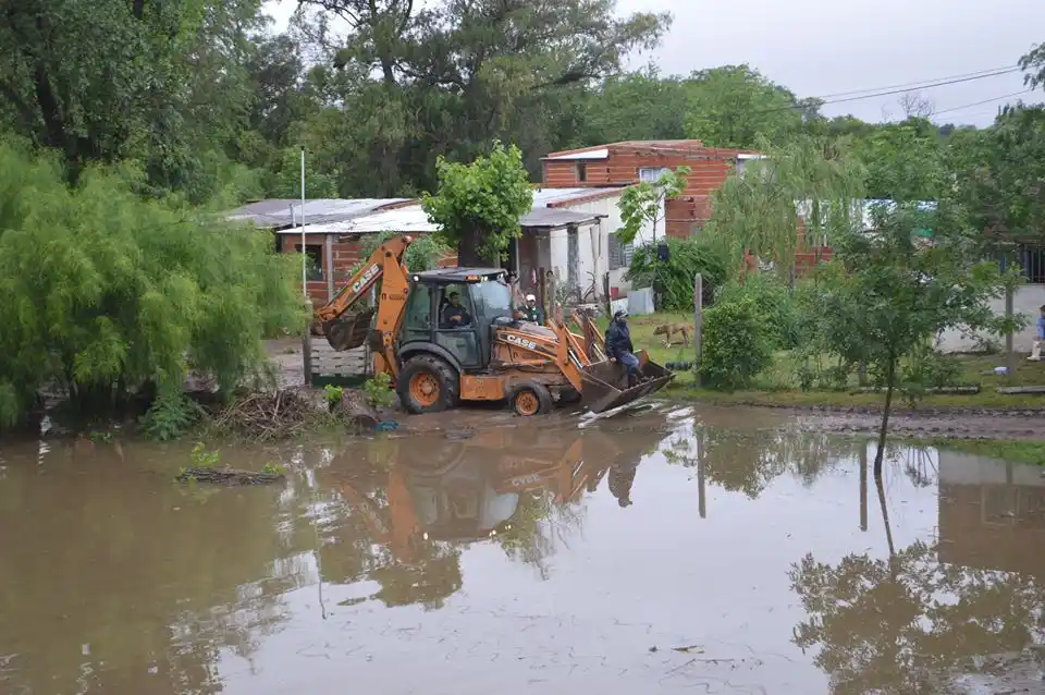 En Nogoyá hay evacuados por la crecida del arroyo