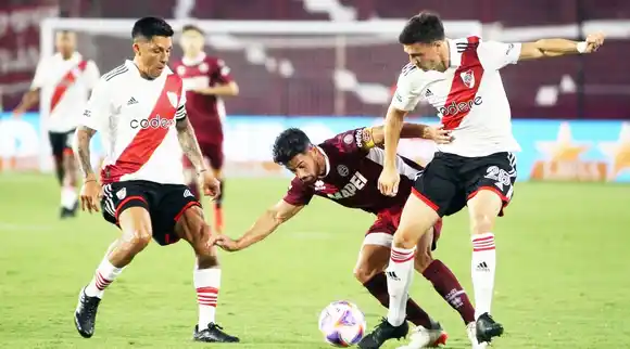River venció a Lanús y quedó escolta de su zona