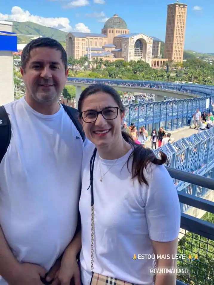 Con mi esposa en el Santuario de Aparecida, en San Paulo-