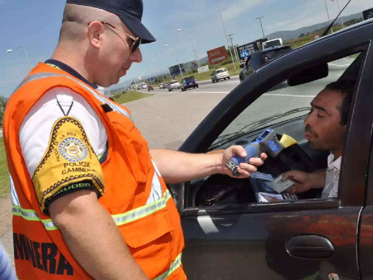 La Policía Caminera labró casi 7 mil multas el fin de semana