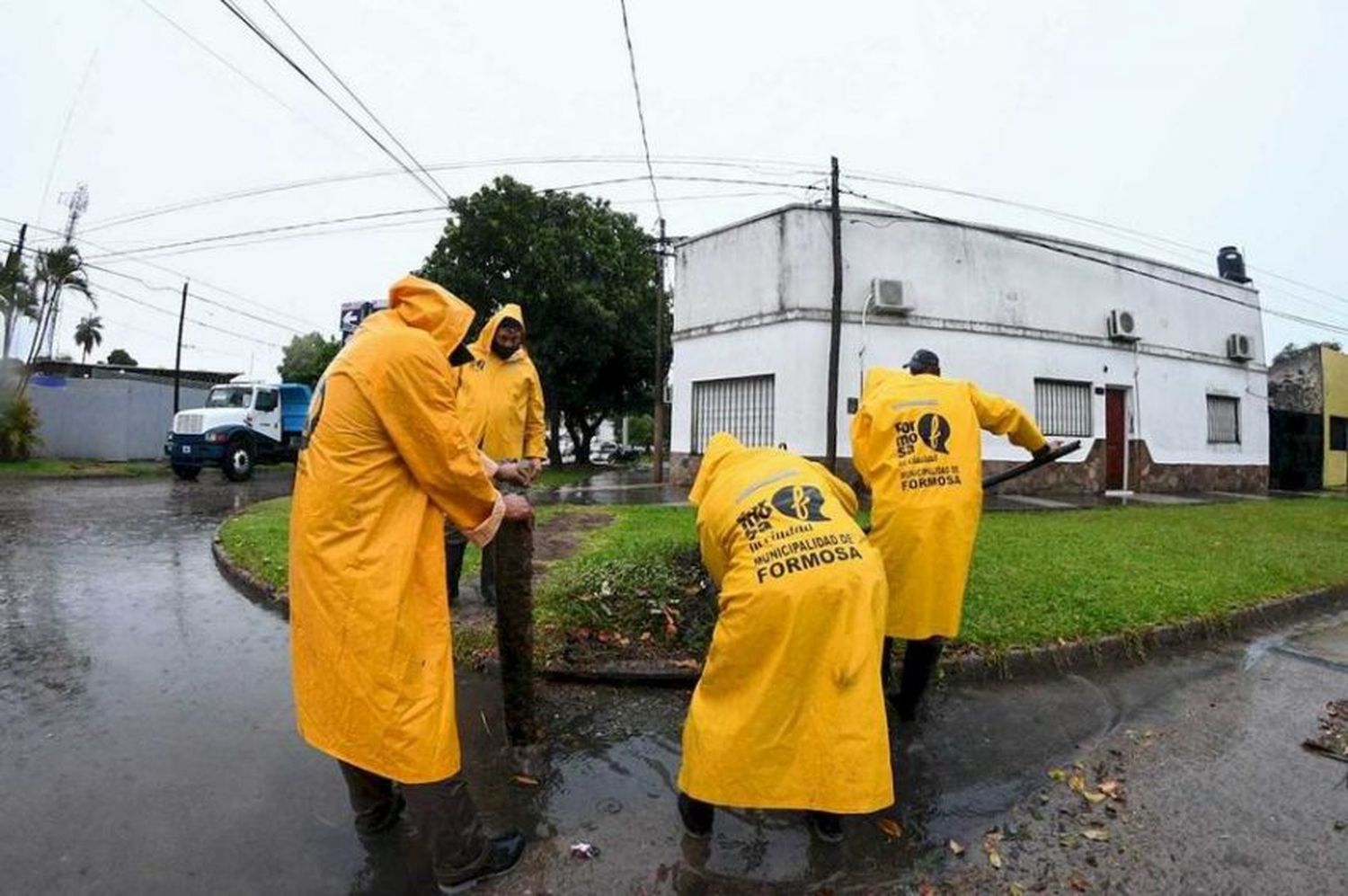 Optimizan los drenajes ante persistentes lluvias