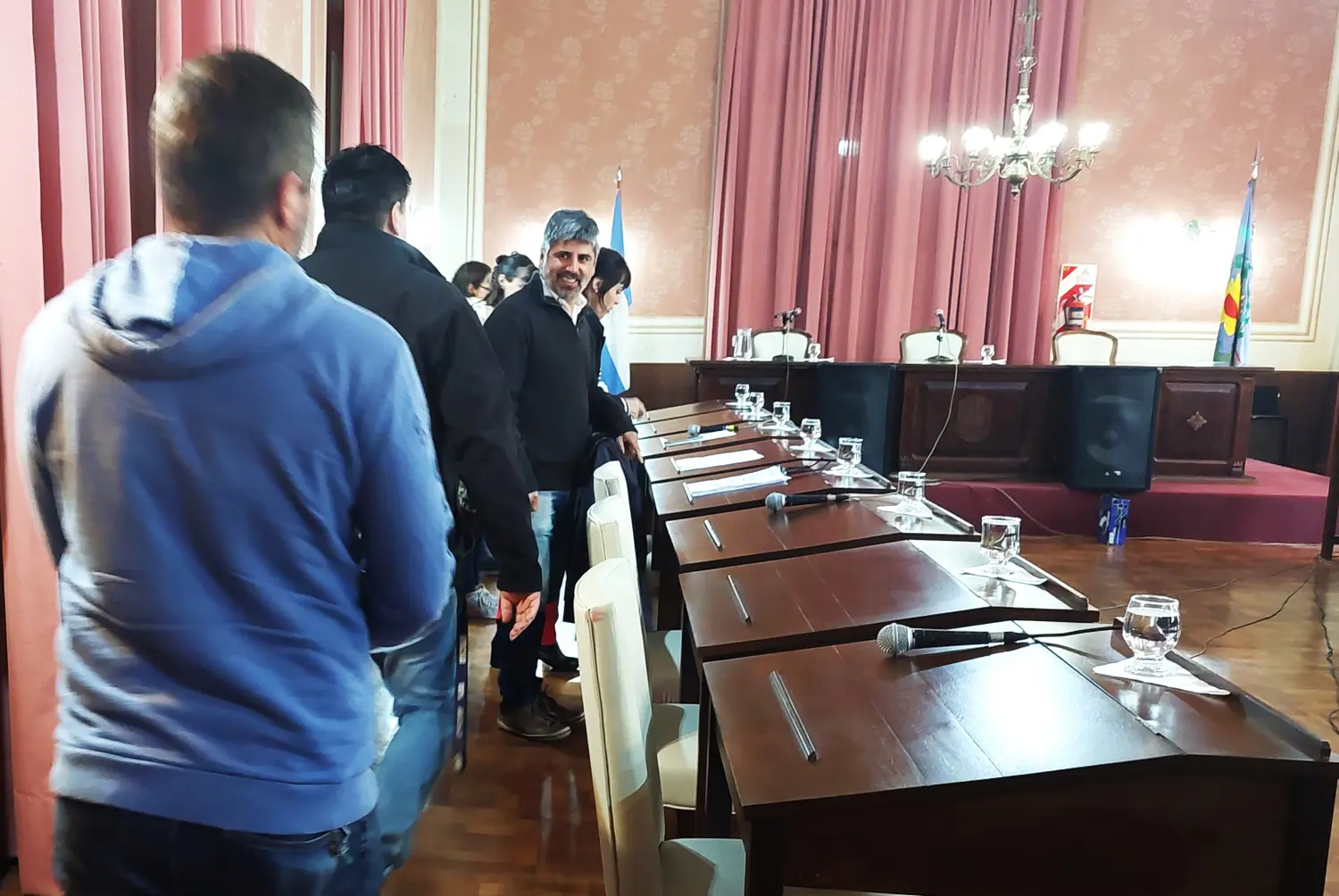 El bloque oficialista acordó con el resto de las bancadas posponer la reunión.