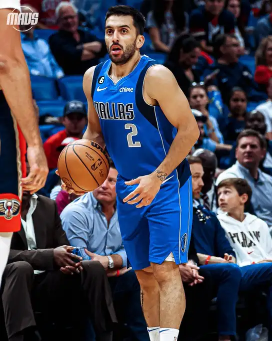 Campazzo con la camiseta de Dallas.