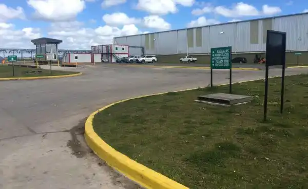 Ensenada: Un trabajador del Ceamse murió tras quedar atascado en una compactadora