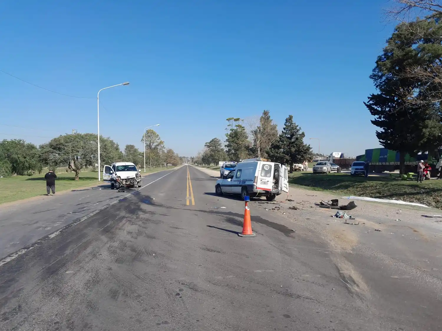 Dos utilitarios colisionaron sobre en Ruta Nacional 131 y acceso a Puiggari