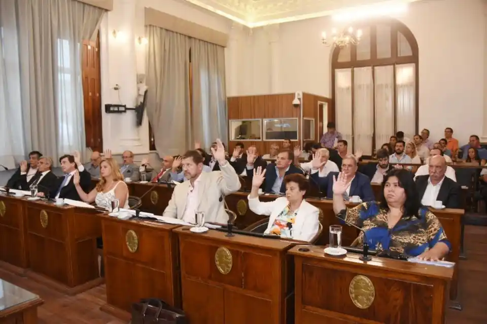 Cruces entre senadores en la sesión que sancionó el nuevo Consenso Fiscal