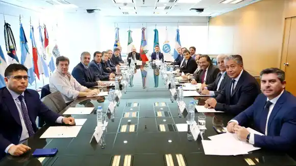 Gobernadores resolvieron convocar al Poder Ejecutivo a una reunión para consensuar una reforma fiscal