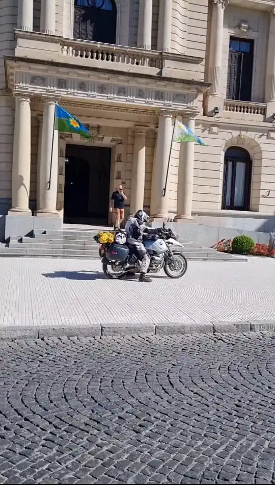 Aventura sobre ruedas: Viajó en su moto desde Estados Unidos a Tandil