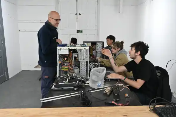 Estudiantes de la Escuela Industrial realizan prácticas profesionalizantes en la municipalidad