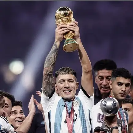 Un nuenvo Mundial para Lisandro Martinez