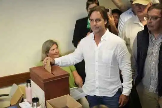 Lacalle Pou ordena el inicio de la transición con el gobierno electo