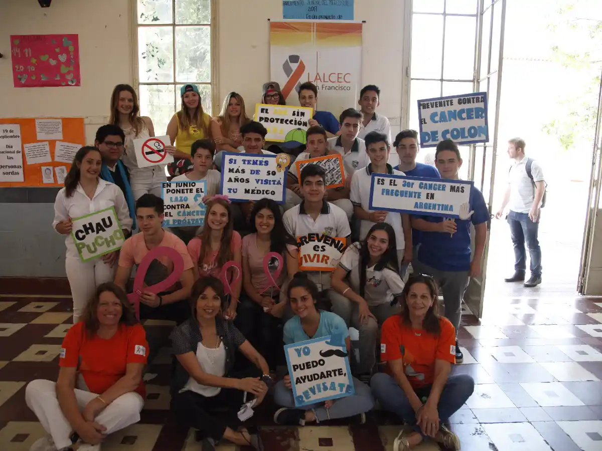 Estudiantes y promotores de la salud: una experiencia que benefició a la comunidad