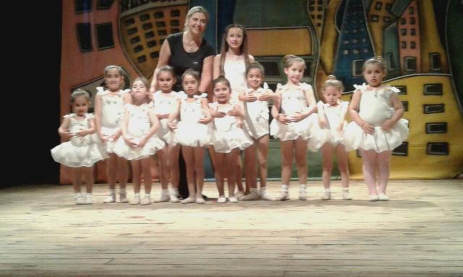 Hoy se realizará la muestra coreográfica 2017 del Instituto de Danzas Arabesque