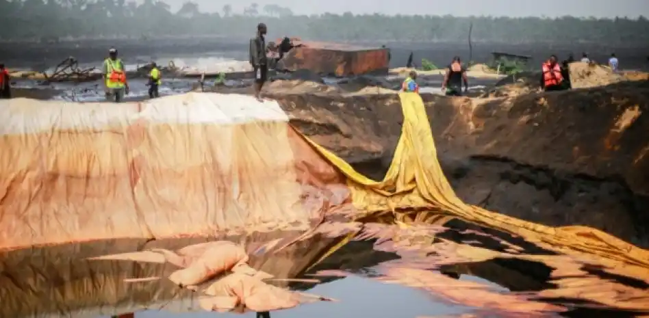 ¡TRAGEDIA EN ÁFRICA! Explosión en refinería clandestina en Nigeria deja al menos  100 muertos