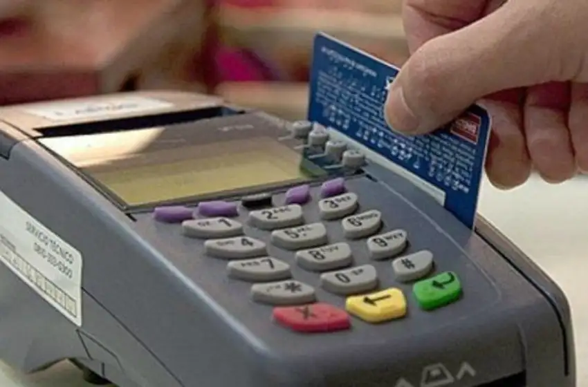 Cuáles son las nuevas tasas máximas que pueden aplicar los bancos y los comercios