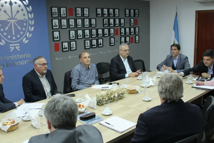 La Comisión de Análisis del Sistema Tributario se reunión con representantes de la industria y la construcción