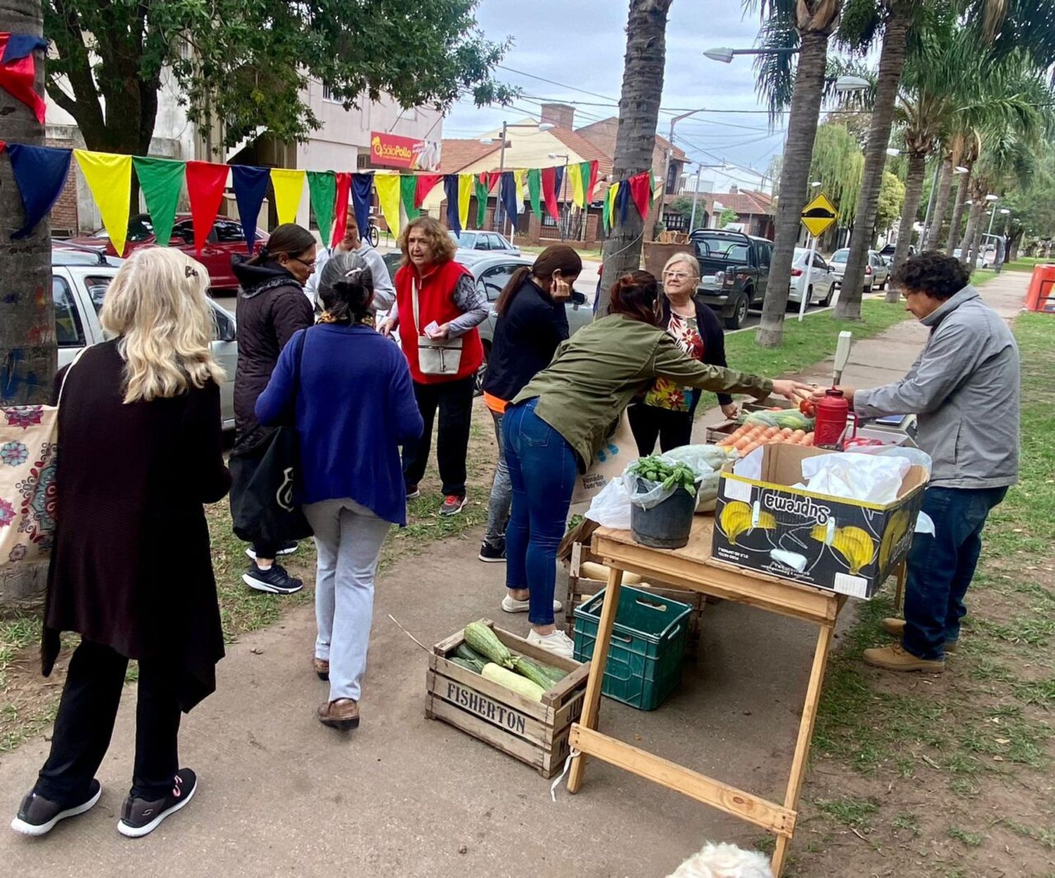 “Huerteros en tu barrio” sigue recorriendo plazas de Venado Tuerto
