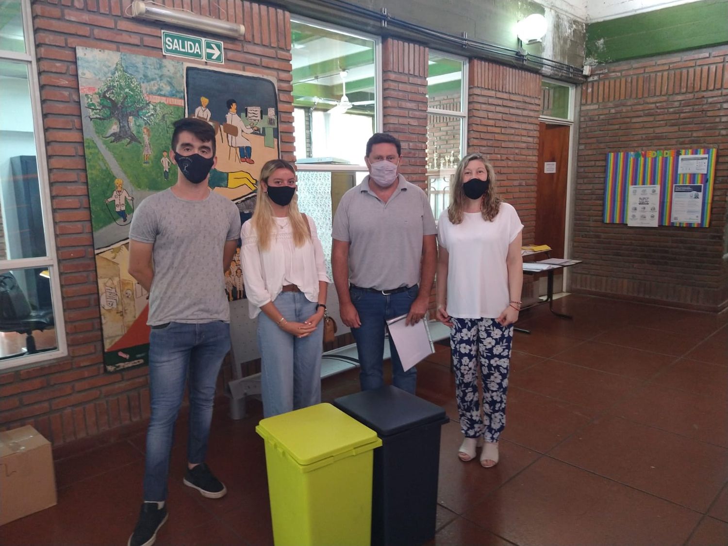Entregaron estaciones ambientales a establecimientos educativos