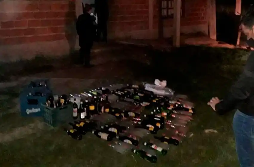 Desarticularon fiestas clandestinas en Gloria de la Peregrina, Santa Paula y San Carlos