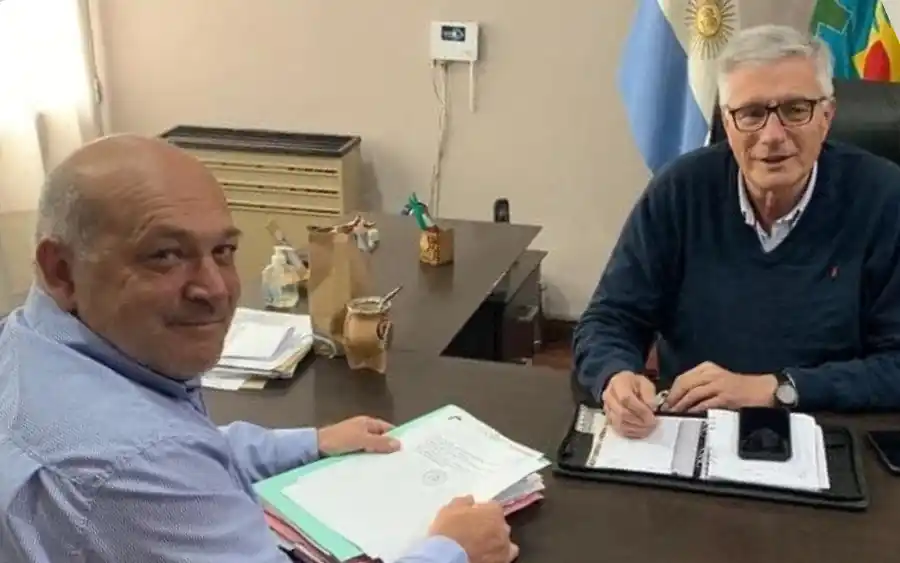 Daniel Arias (izquierda) junto a Dinapoli