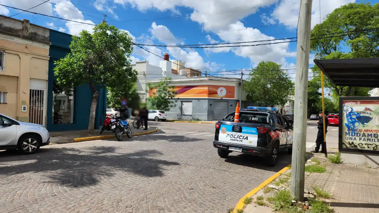 Una motocicleta atropelló a una menor en bici en barrio San Martín y se dio a la fuga