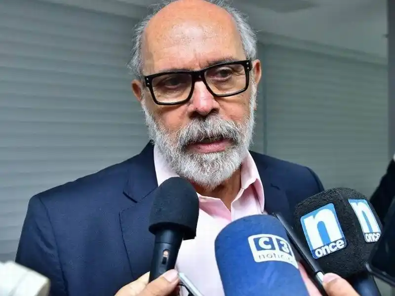 El ministro Ibáñez advirtió sobre una 
“negación de la realidad” económica