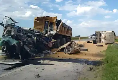 Choque múltiple entre tres camiones en la Ruta 3.