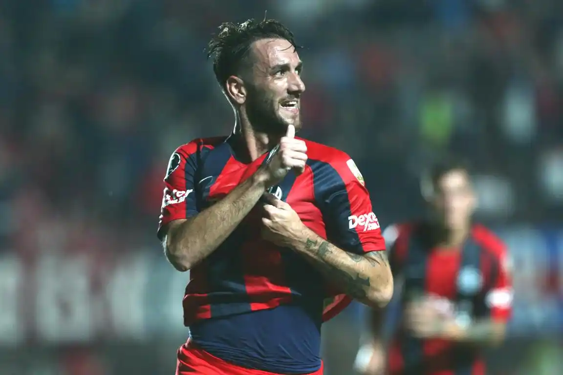 San Lorenzo venció a Melgar y se acercó a octavos de final