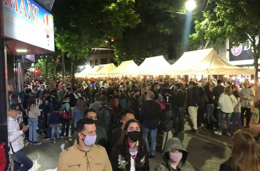 «Space» hizo vibrar barrio Echesortu y la noche rosarina fue una verdadera fiesta