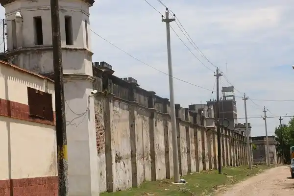Preso fue trasladado de Gualeguaychú a Paraná y se les escapó 