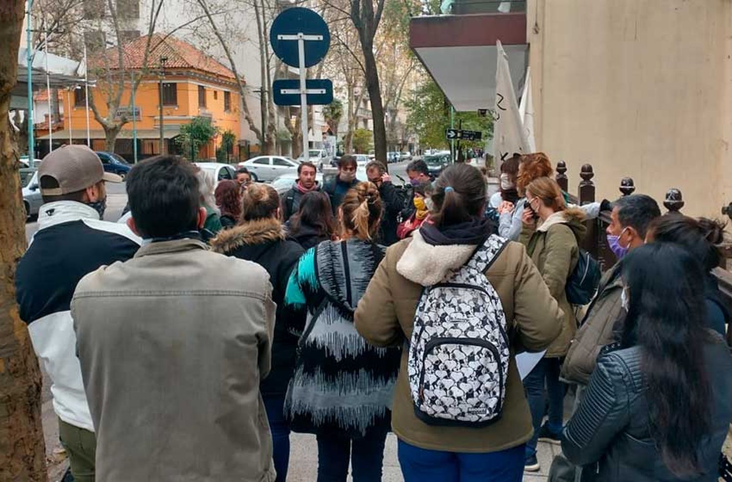 Centenares de docentes municipales desocupados no pueden tomar sus cargos