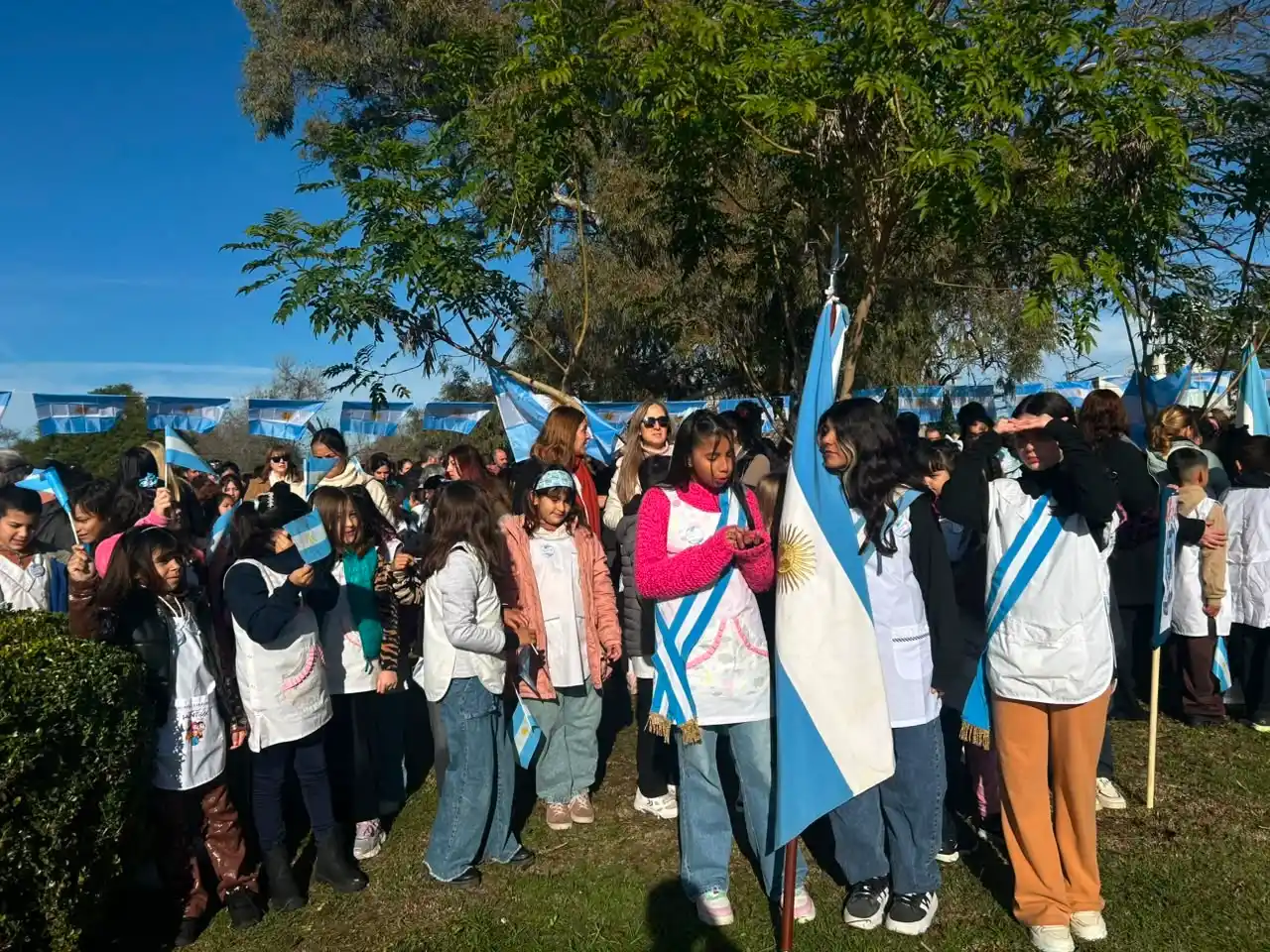 Acto oficial por el Día de la Bandera
