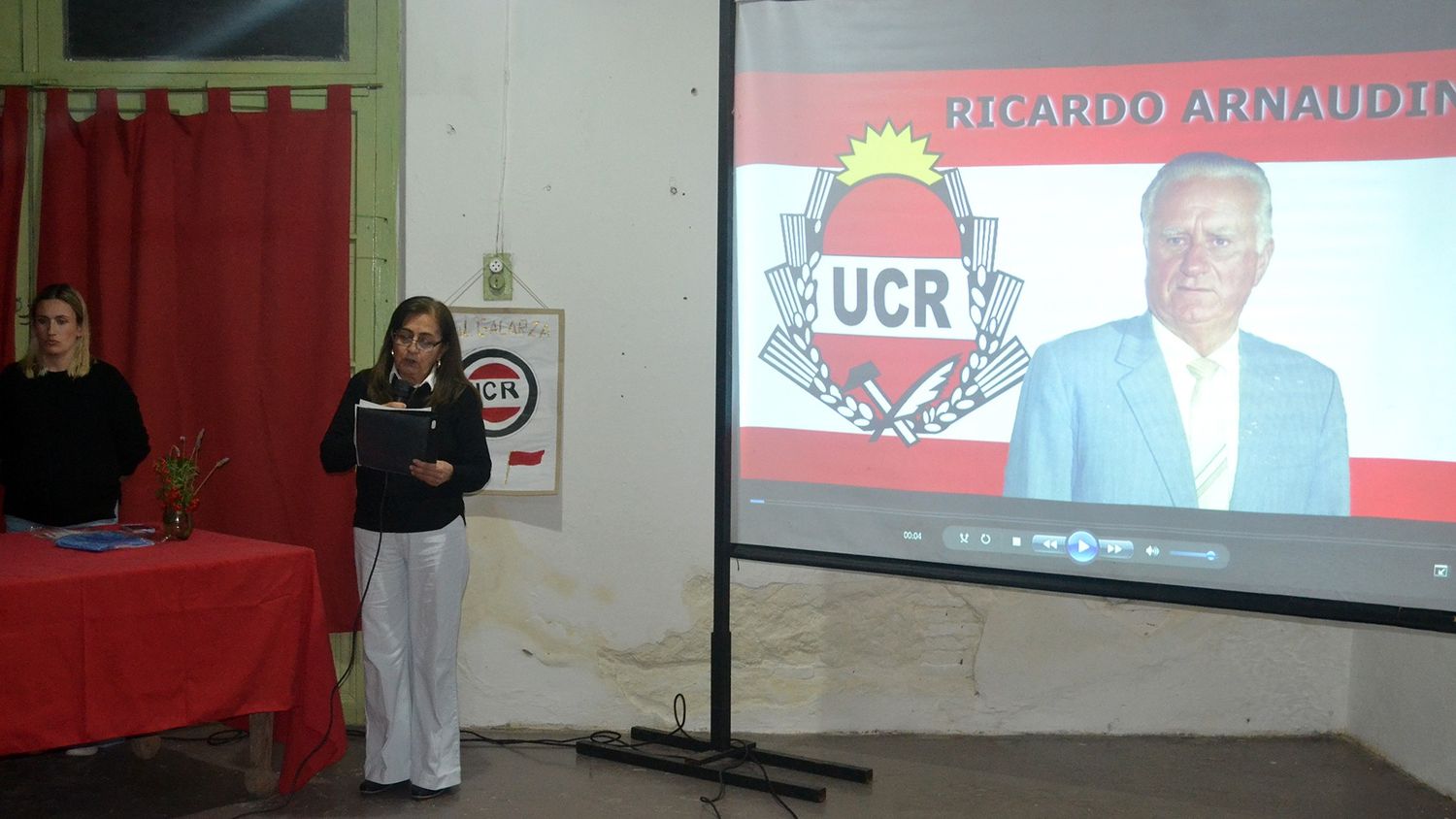 Yamila Reichel y Verónica Larreteguy, en el inicio del acto.