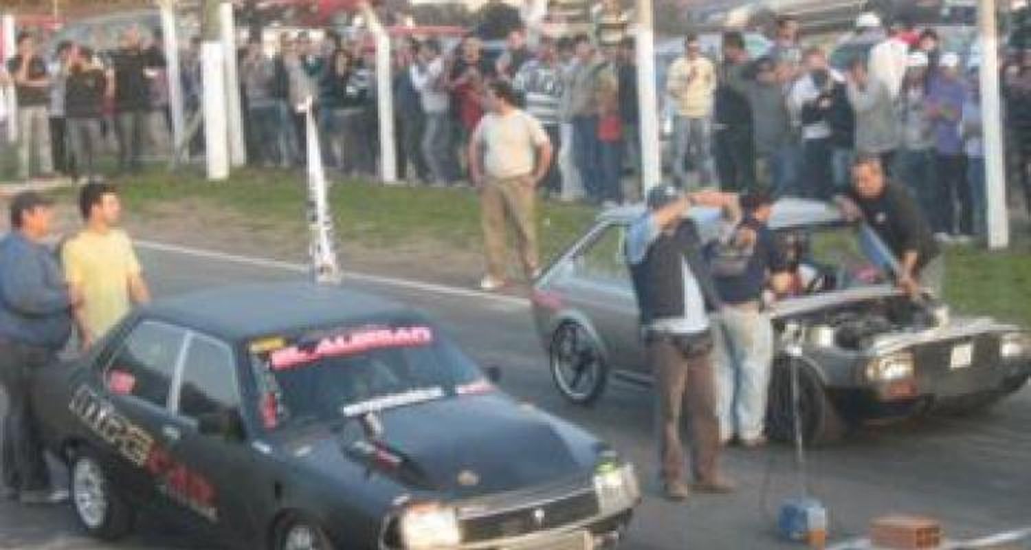 90 autos se lucieron en el picódromo