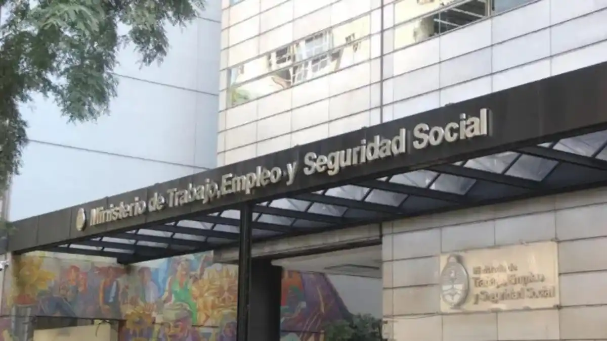 Acordaron llevar el Salario Mínimo a $33.000 en febrero