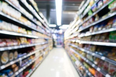 La economía argentina cayó 0,3% en junio y acumula dos meses en baja