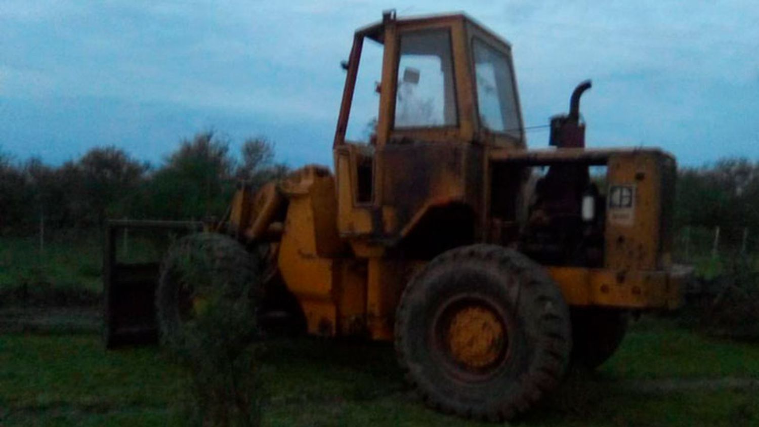 Federación: un hombre murió aplastado por una pala cargadora