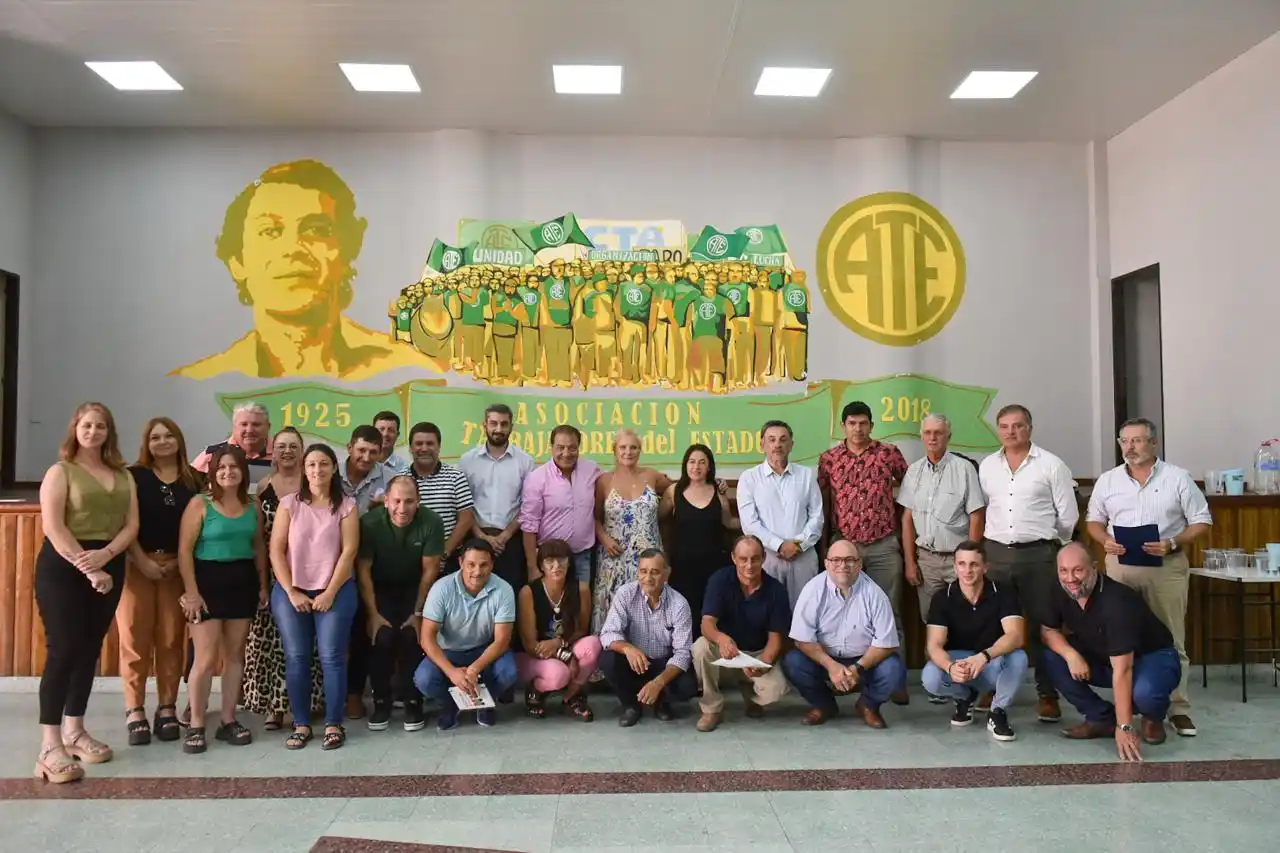 Senadores justicialistas reunieron a presidentes de comunas por más autonomía y presupuesto para gobiernos locales