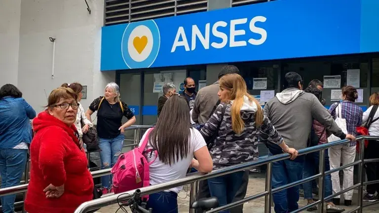 ANSES pone en marcha un apoyo económico para personas que perdieron su empleo