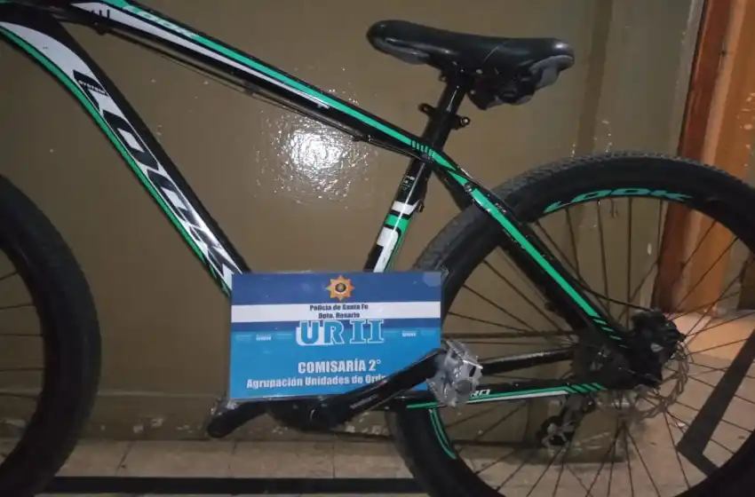 Crece la reventa de bicicletas robadas en Facebook: un joven de zona oeste encontró la suya y detuvieron al ladrón