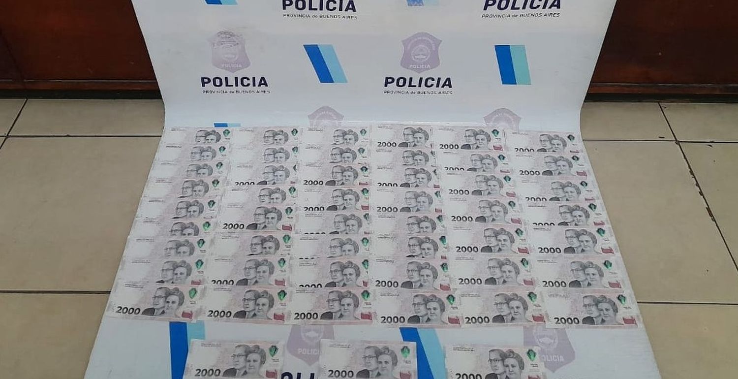 Clausuran local de la Galería 2001 en el que encuentran dinero falsificado