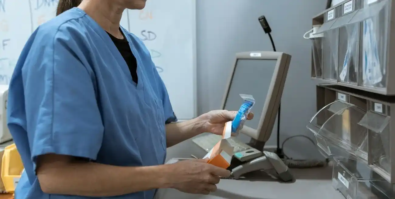 Los laboratorios tendrán 45 días hábiles para adecuarse.