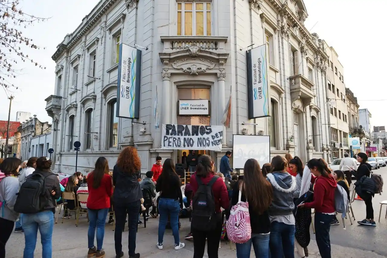 El reclamo universitario continuará con clases públicas