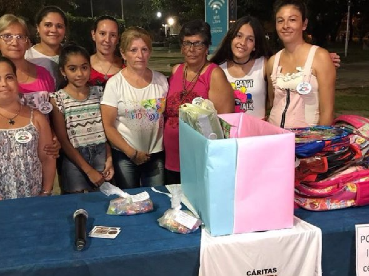 En Brinkmann canjean útiles escolares por golosinas             