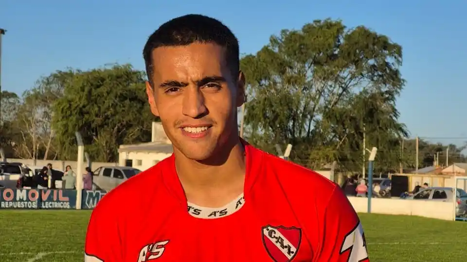 Nicolás Alí, defensor y referente de Independiente de Lobería