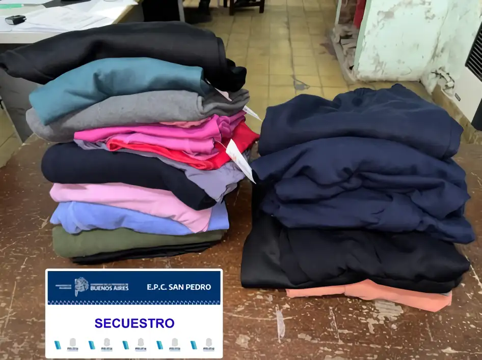 Aprehendidos por robo de ropa en tienda de avenida Sarmiento al 950