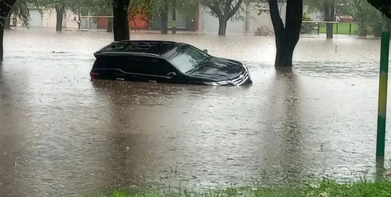 Inundaciones, caída de árboles y alertas meteorológicas vigentes: fuerte temporal en la Costa Atlántica